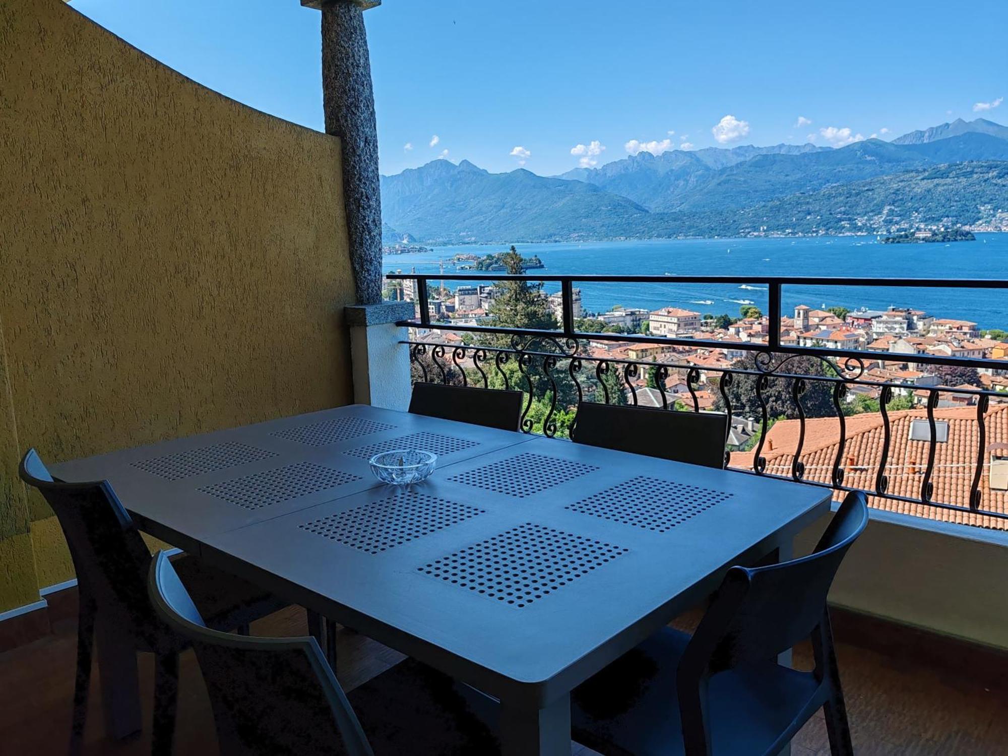 Virgi's * Stresa